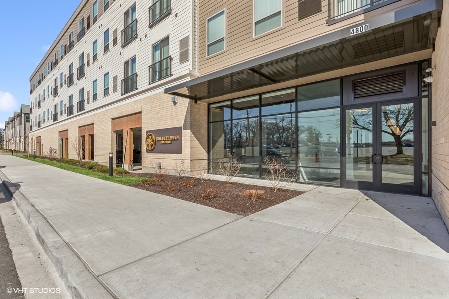 4800 157th Street, Unit 319 Oak Forest, IL 60452 - Photo 1 of 4 front view of a building