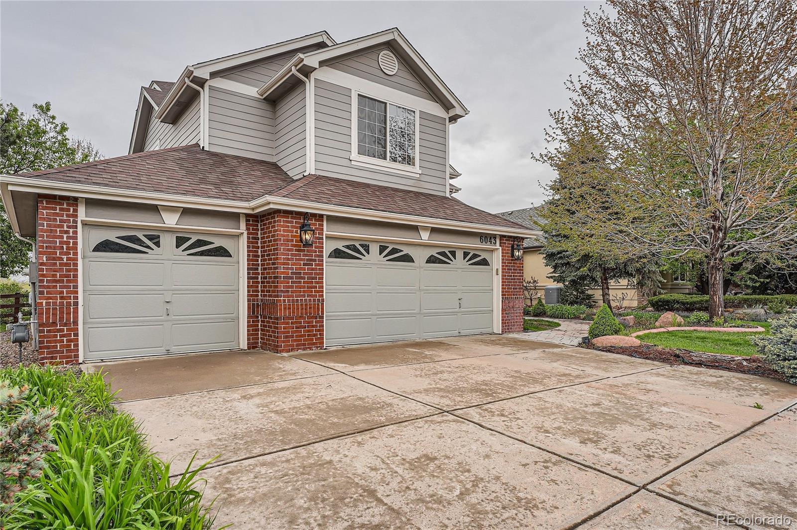 6043 South Eagle Street Centennial, CO 80016 - Photo 1 of 28